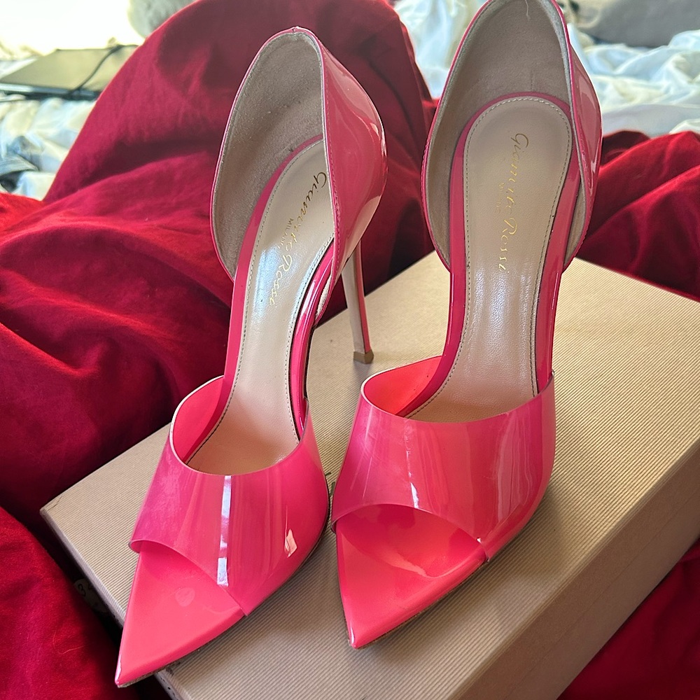 Pink Gianvito Rossi open toed heels size 8